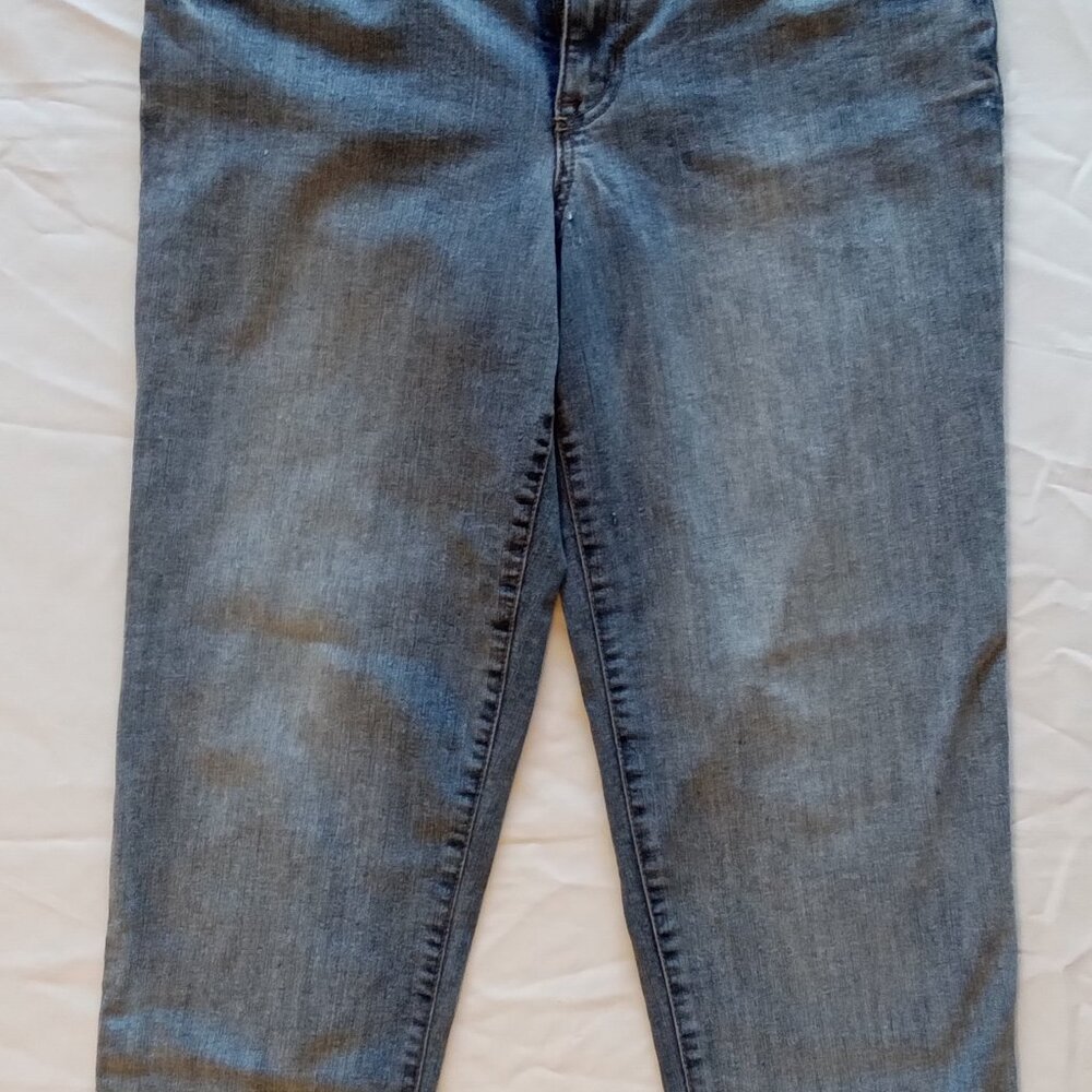 Women's LOGO (Lori Goldstein) the boyfriend cropped jeans, size 10P